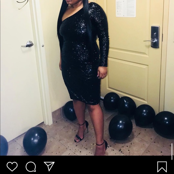 Fashion nova dress black sequin with slit on side - Picture 2 of 2